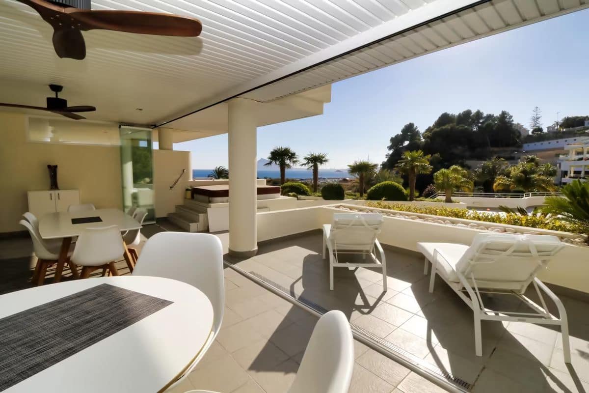 2 bedroom Apartment for sale in Altea with pool - € 735,000 (Ref: 7061743)