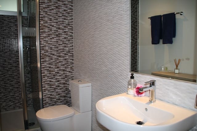 2 slaapkamer Appartement voor vakantieverhuur in Los Europeos, Torrevieja met zwembad - € 399 (Ref: 7074735)