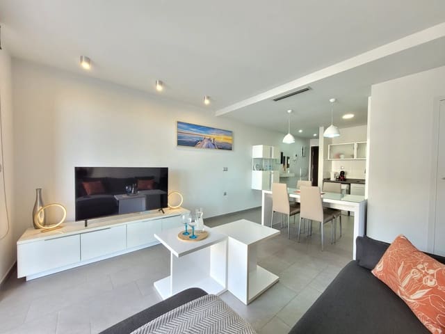 2 slaapkamer Appartement voor vakantieverhuur in Los Europeos, Torrevieja met zwembad - € 399 (Ref: 7074735)