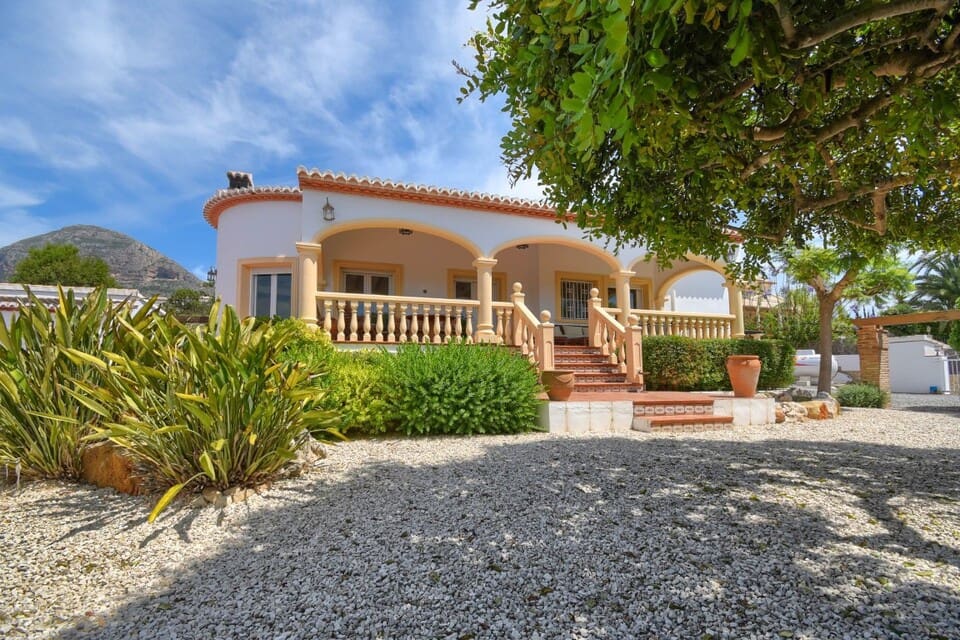 3 chambre Villa/Maison à vendre à Javea / Xabia avec piscine - 750 000 € (Ref: 7095413)