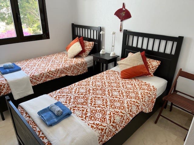   2 soveværelse   ferieLejlighed i Villamartin   med   swimmingpool   - € 385 (Ref: 7149967)