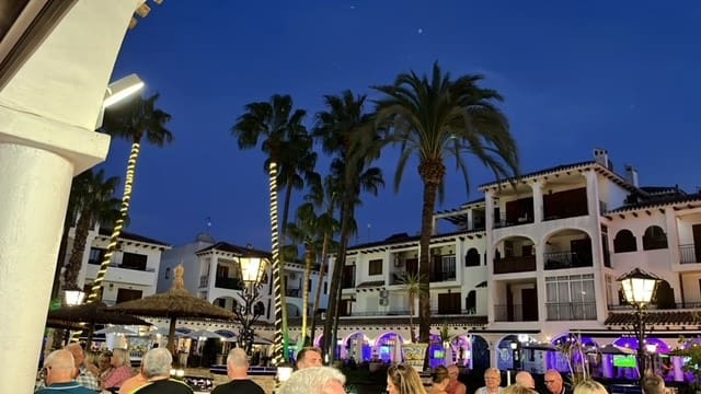   2 soveværelse   ferieLejlighed i Villamartin   med   swimmingpool   - € 385 (Ref: 7149967)