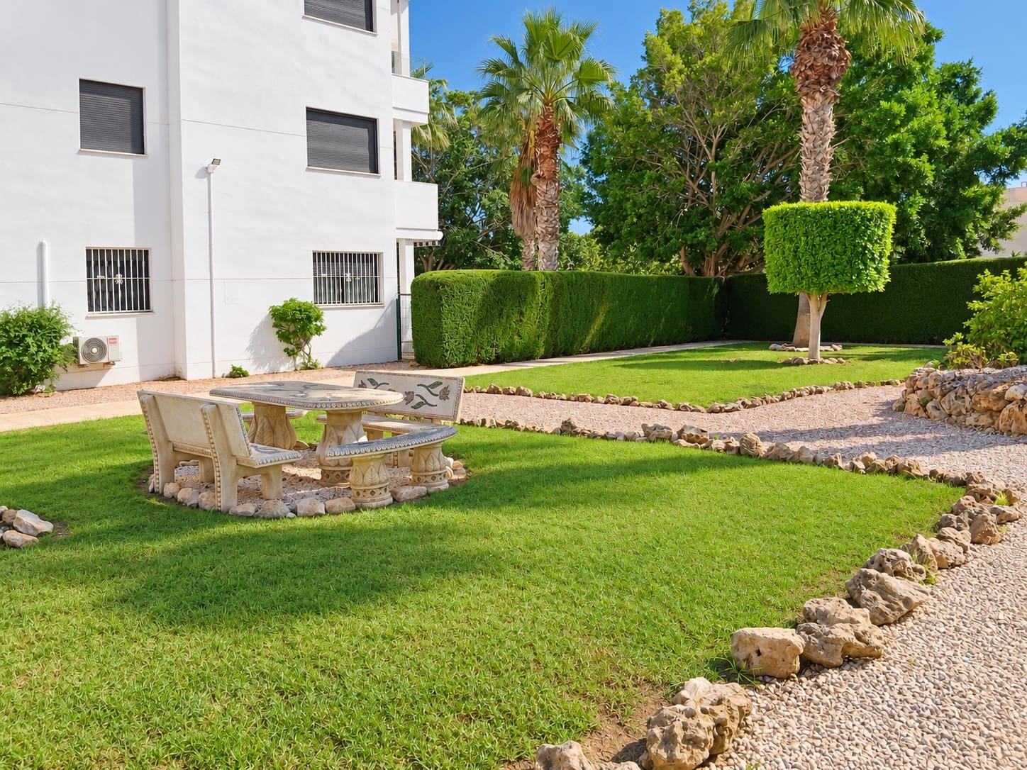 2 slaapkamer Appartement voor vakantieverhuur in Villamartin met zwembad - € 385 (Ref: 7149967)