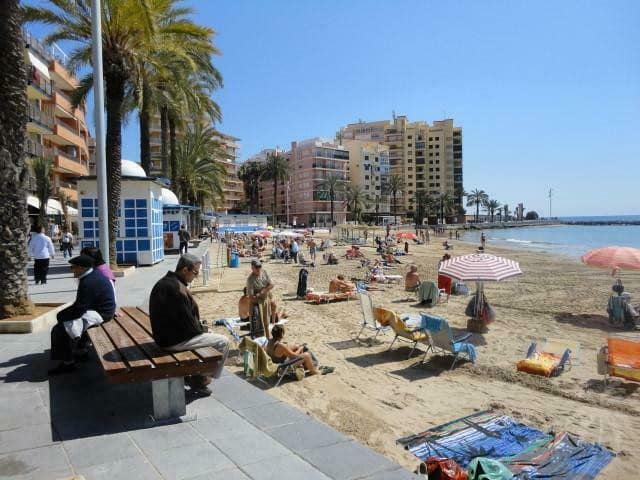 2 bedroom Apartment for holiday rental in Torrevieja with pool garage - € 385 (Ref: 7186356)