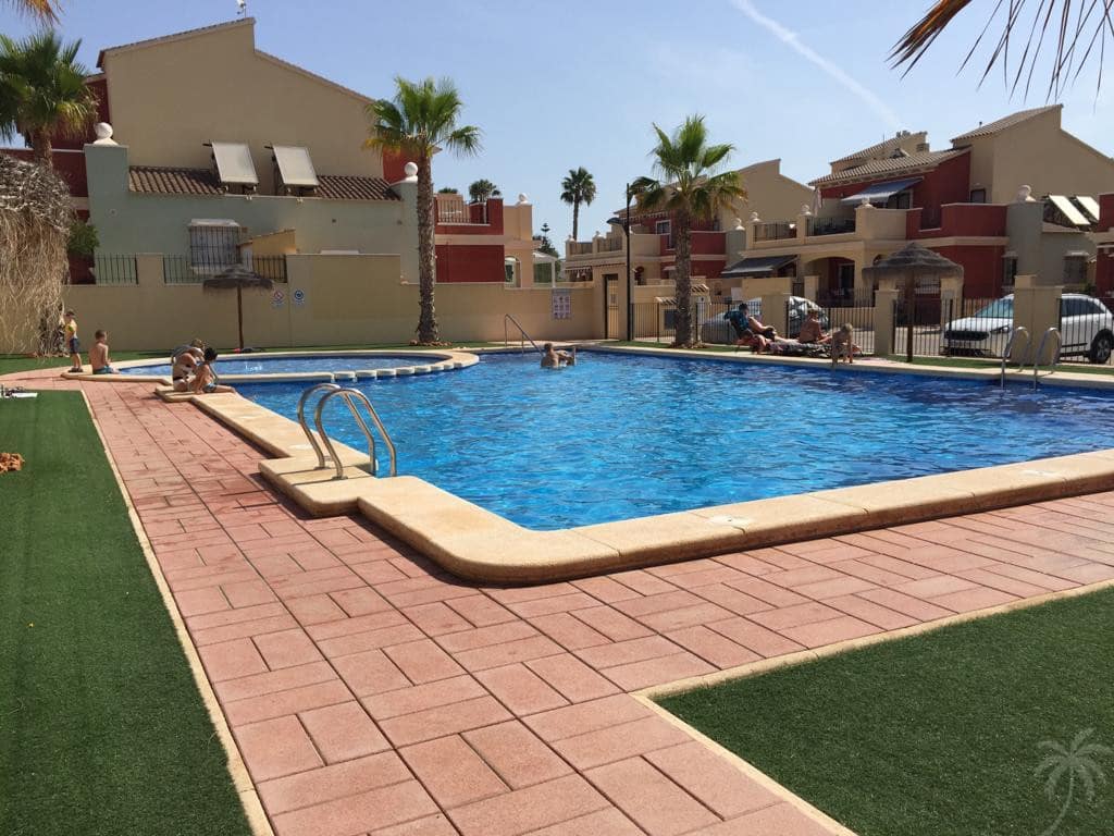 2 bedroom Apartment for holiday rental in Torrevieja with pool garage - € 385 (Ref: 7186356)