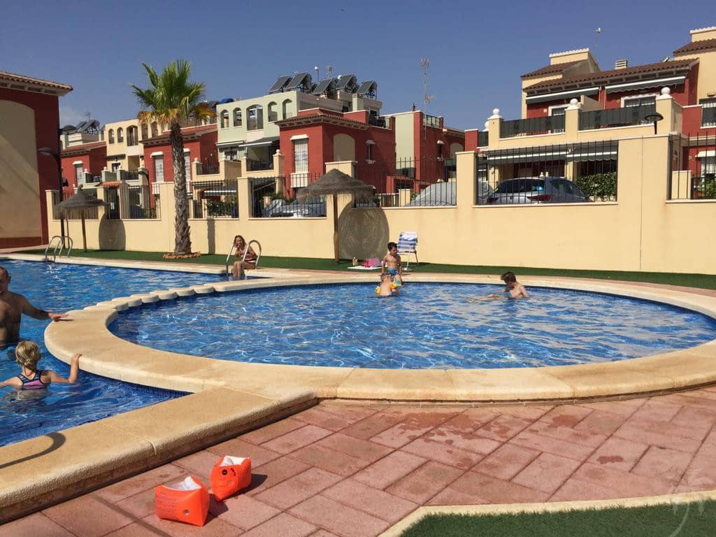 2 bedroom Apartment for holiday rental in Torrevieja with pool garage - € 385 (Ref: 7186356)
