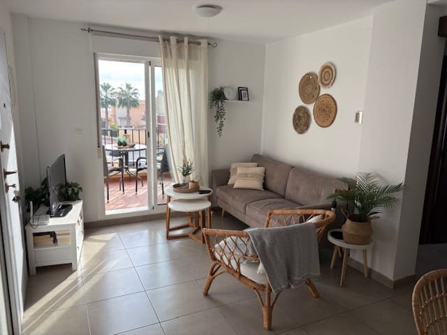 2 bedroom Apartment for holiday rental in Torrevieja with pool garage - € 385 (Ref: 7186356)