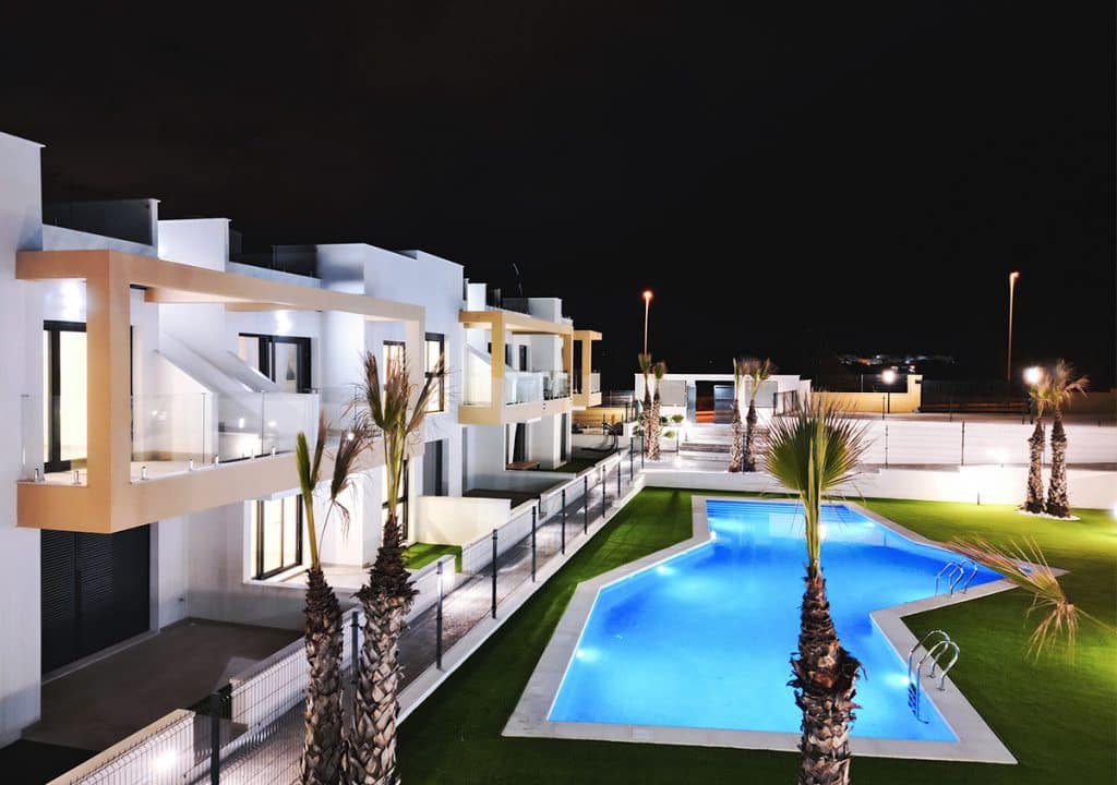 2 soveværelse Lejlighed til salg i Orihuela Costa med swimmingpool garage - € 239.000 (Ref: 7224298)
