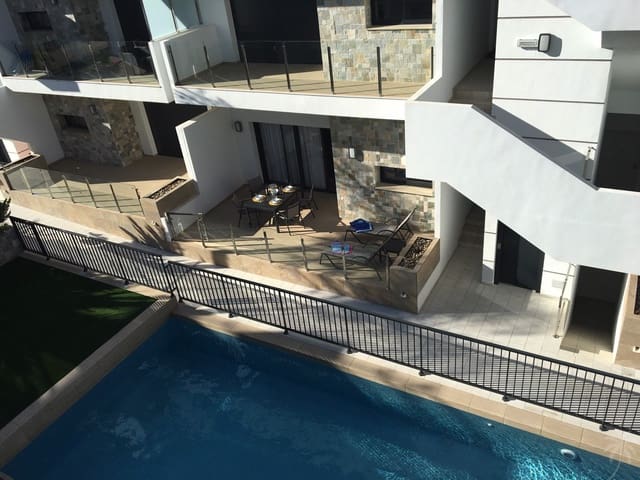 2 slaapkamer Appartement voor vakantieverhuur in Santa Pola met zwembad garage - € 567 (Ref: 7241669)