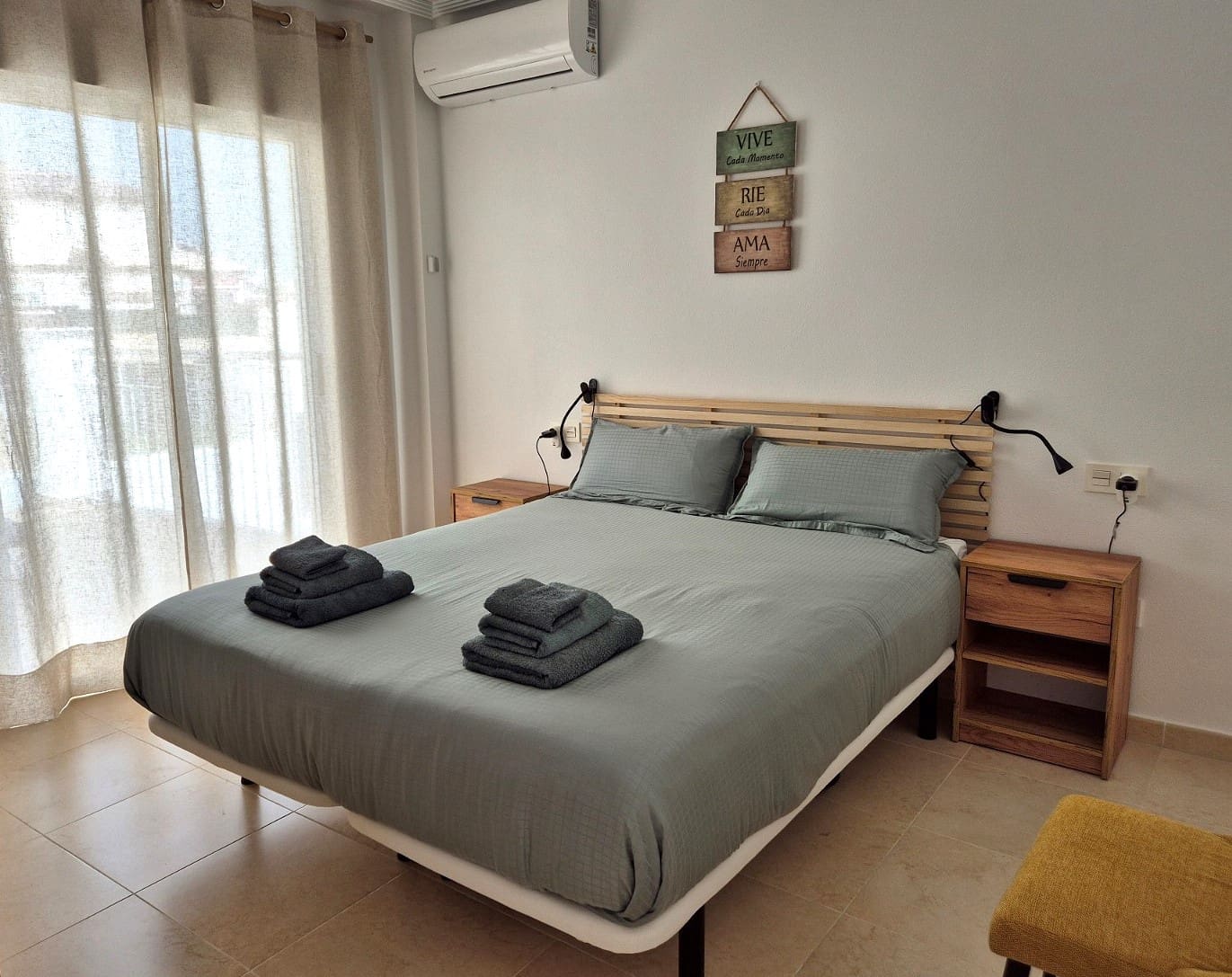 3 quarto Moradia para arrendamento para férias em La Marina com piscina Garagem - 700 € (Ref: 729501)