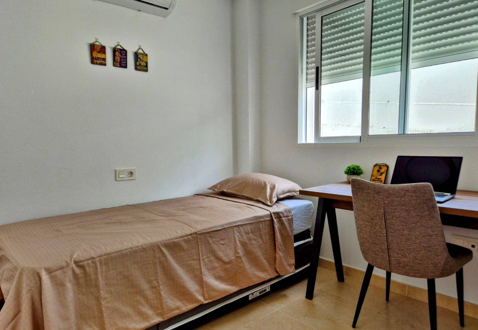 3 quarto Moradia para arrendamento para férias em La Marina com piscina Garagem - 700 € (Ref: 729501)