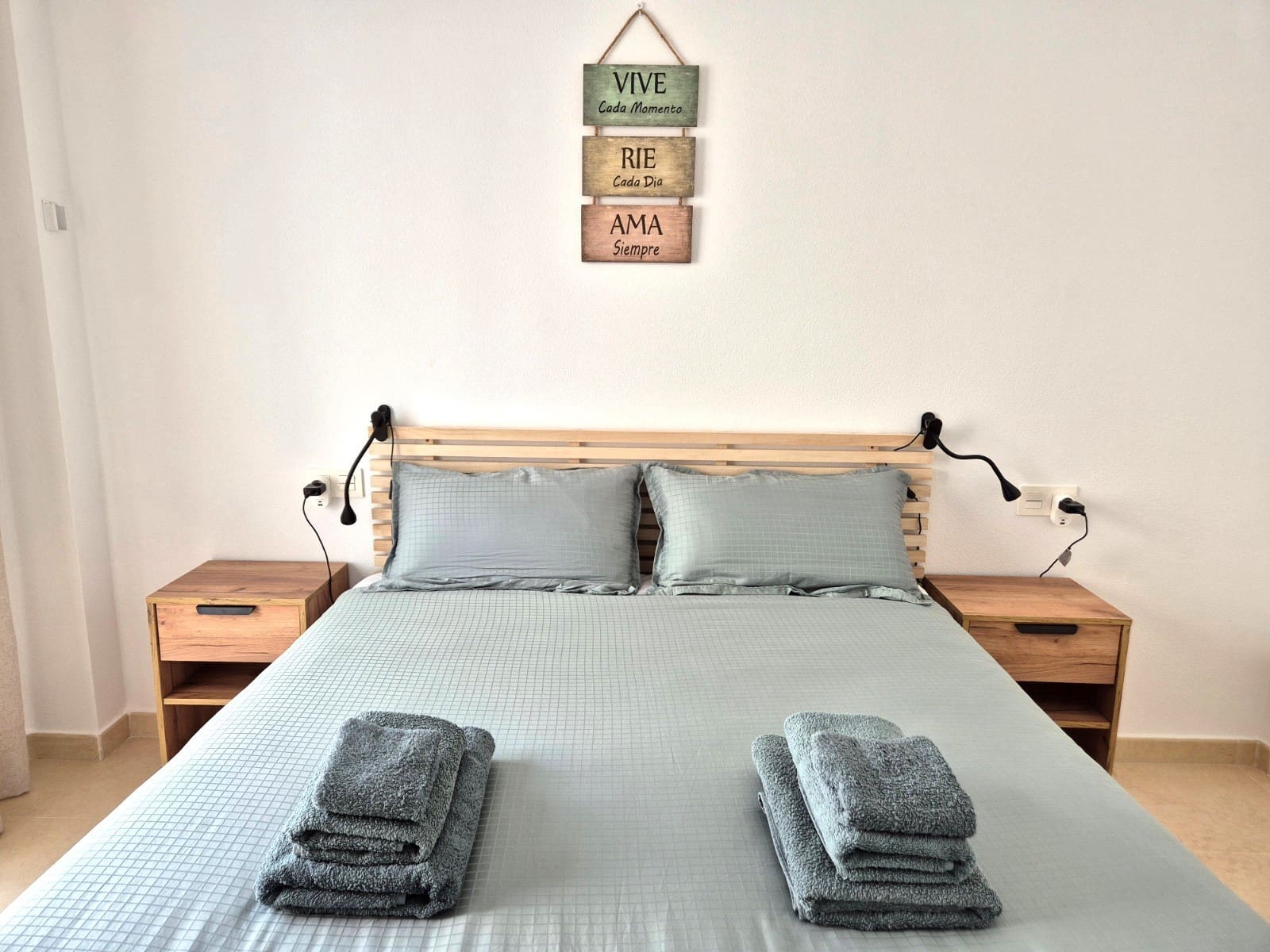 3 quarto Moradia para arrendamento para férias em La Marina com piscina Garagem - 700 € (Ref: 729501)