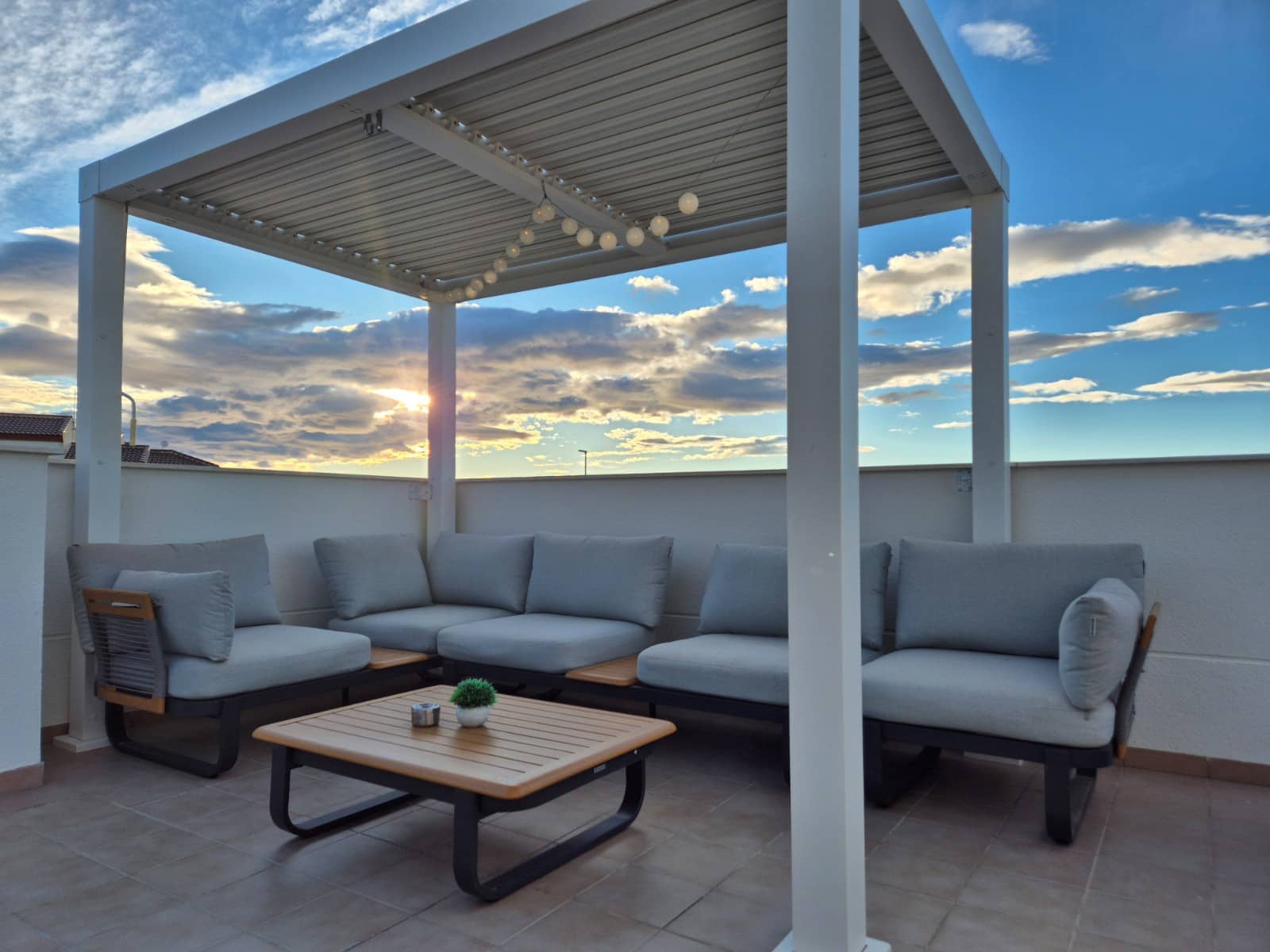 3 quarto Moradia para arrendamento para férias em La Marina com piscina Garagem - 700 € (Ref: 729501)