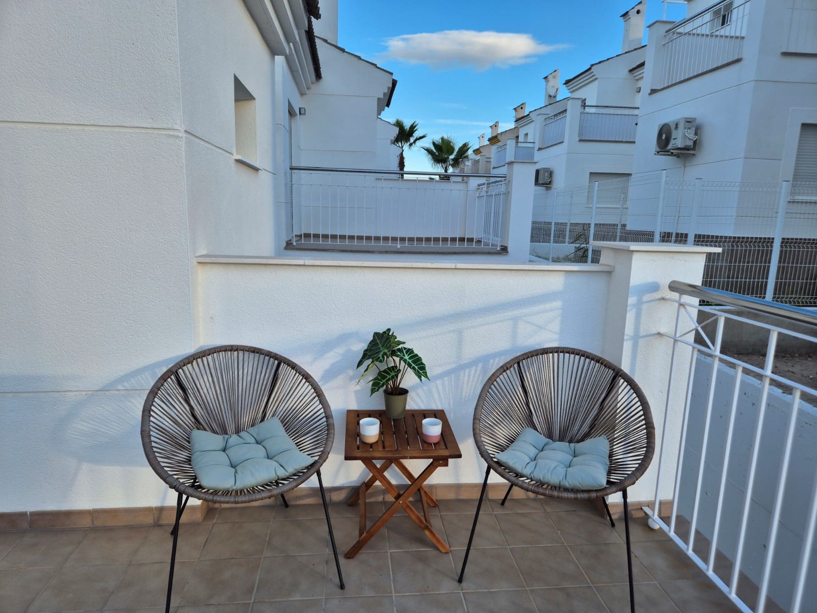 3 quarto Moradia para arrendamento para férias em La Marina com piscina Garagem - 700 € (Ref: 729501)