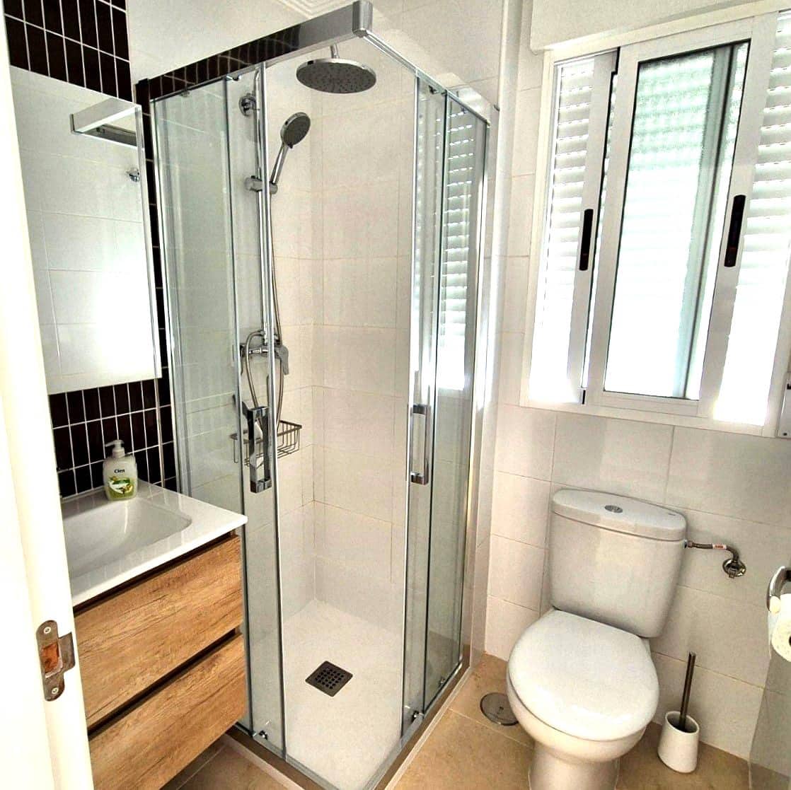 3 quarto Moradia para arrendamento para férias em La Marina com piscina Garagem - 700 € (Ref: 729501)