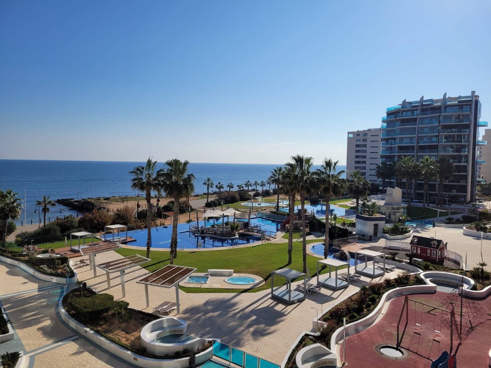 2 Zimmer Ferienapartment in Orihuela Costa mit Pool Garage - 630 € (Ref: 7359266)