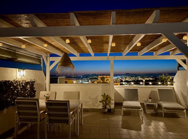 2 slaapkamer Appartement voor vakantieverhuur in Torrevieja met zwembad garage - € 399 (Ref: 7427180)