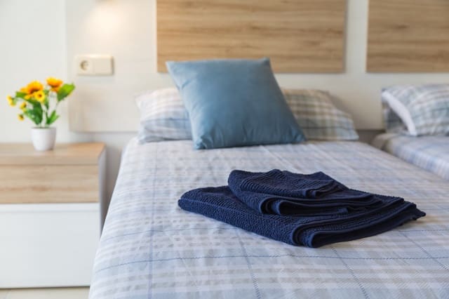 Apartamento de 2 habitaciones en Gandia en alquiler vacacional con piscina garaje - 595 € (Ref: 7441514)