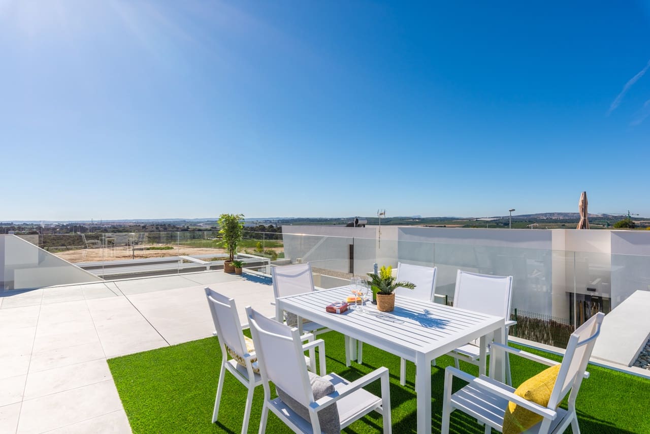 Chalet de 3 habitaciones en Ciudad Quesada en venta con piscina garaje - 569.900 € (Ref: 7446785)