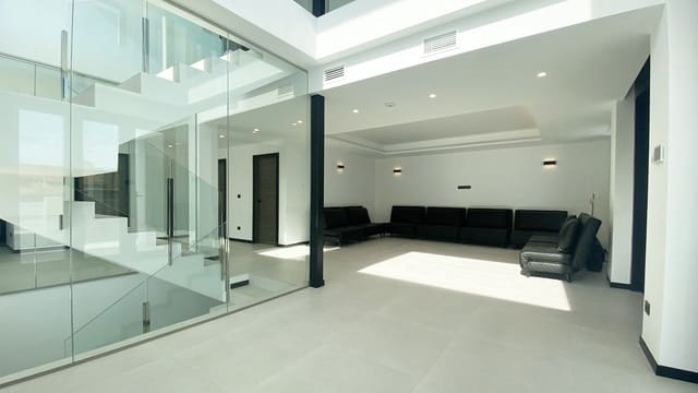 4 soveværelse Villa til salg i Torrevieja med swimmingpool - € 1.595.000 (Ref: 7495944)