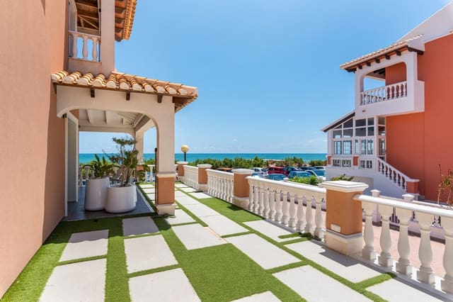 6 chambre Villa/Maison Mitoyenne à vendre à Guardamar Playa, Guardamar del Segura - 1 350 000 € (Ref: 7651154)