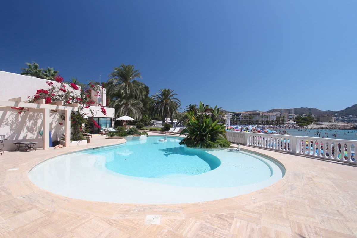 4 slaapkamer Villa te koop in Moraira met zwembad - € 5.850.000 (Ref: 7664627)