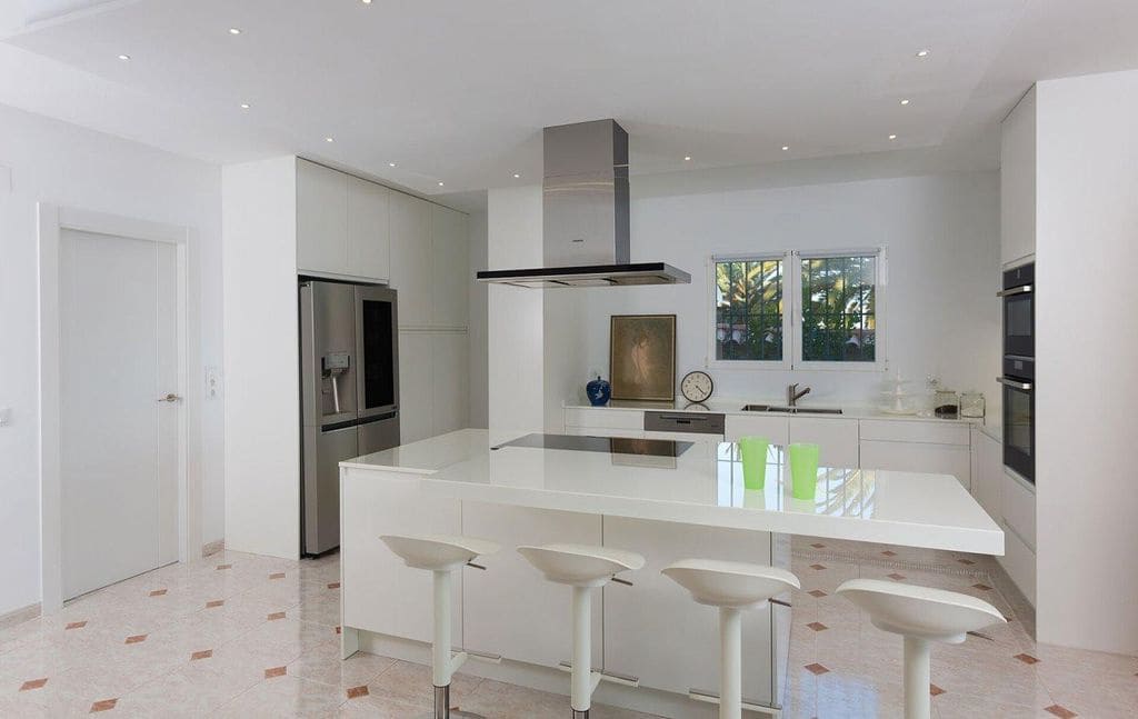 4 sypialnia Willa na sprzedaż w Benissa z basenem - 3 980 000 € (Ref: 7664630)