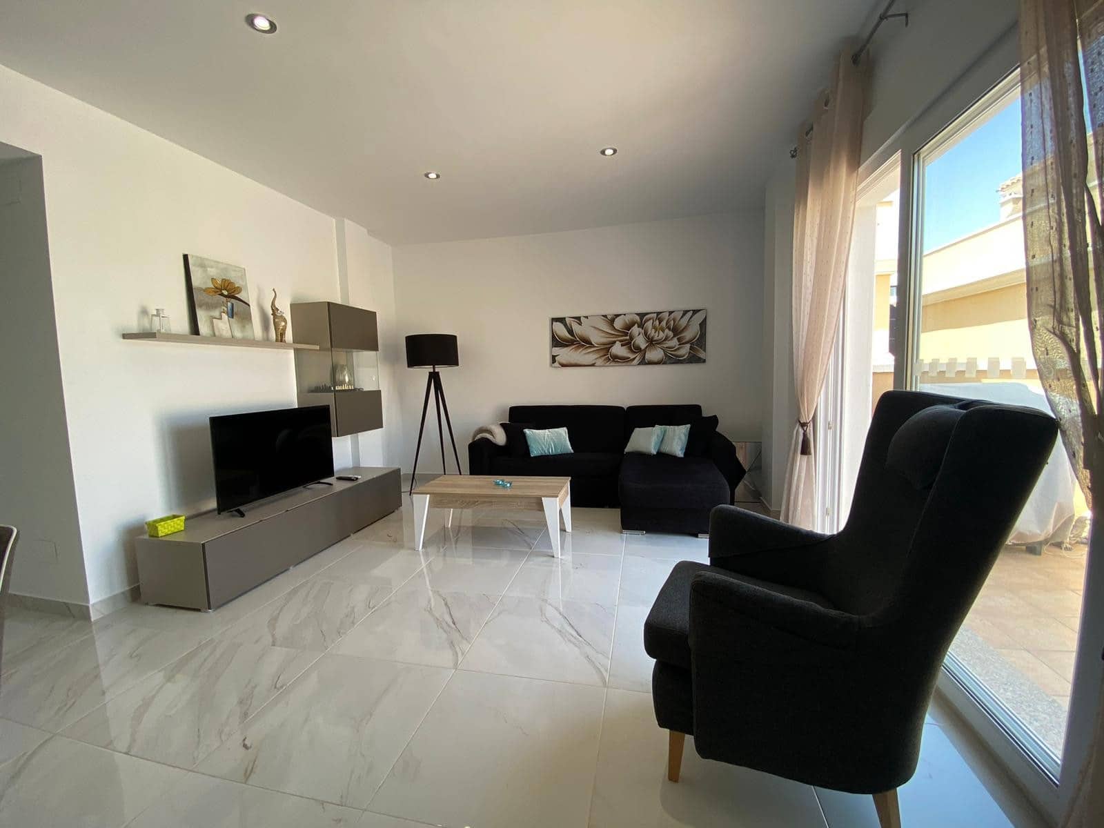 2 slaapkamer Appartement voor vakantieverhuur in La Marina met zwembad garage - € 420 (Ref: 7680949)