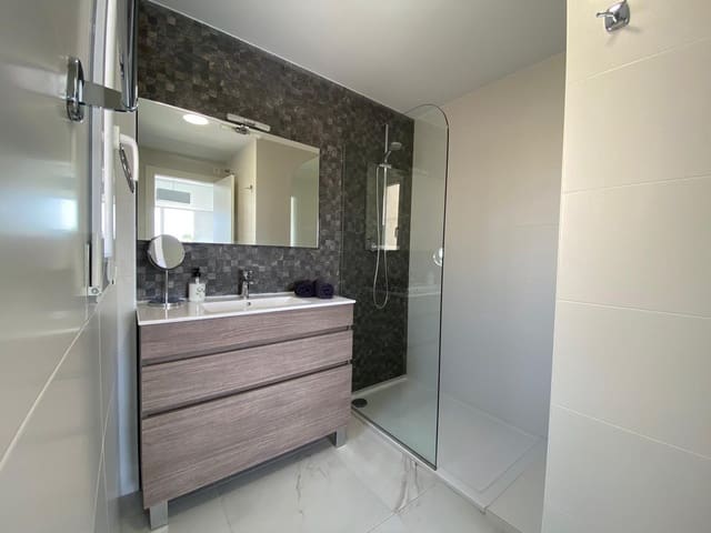 2 quarto Apartamento para arrendamento para férias em La Marina, Elche / Elx com piscina Garagem - 420 € (Ref: 7680949)