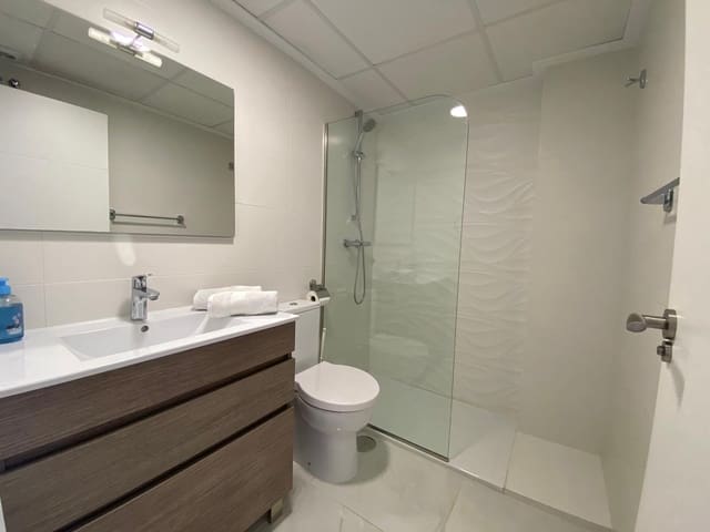 2 quarto Apartamento para arrendamento para férias em La Marina, Elche / Elx com piscina Garagem - 420 € (Ref: 7680949)