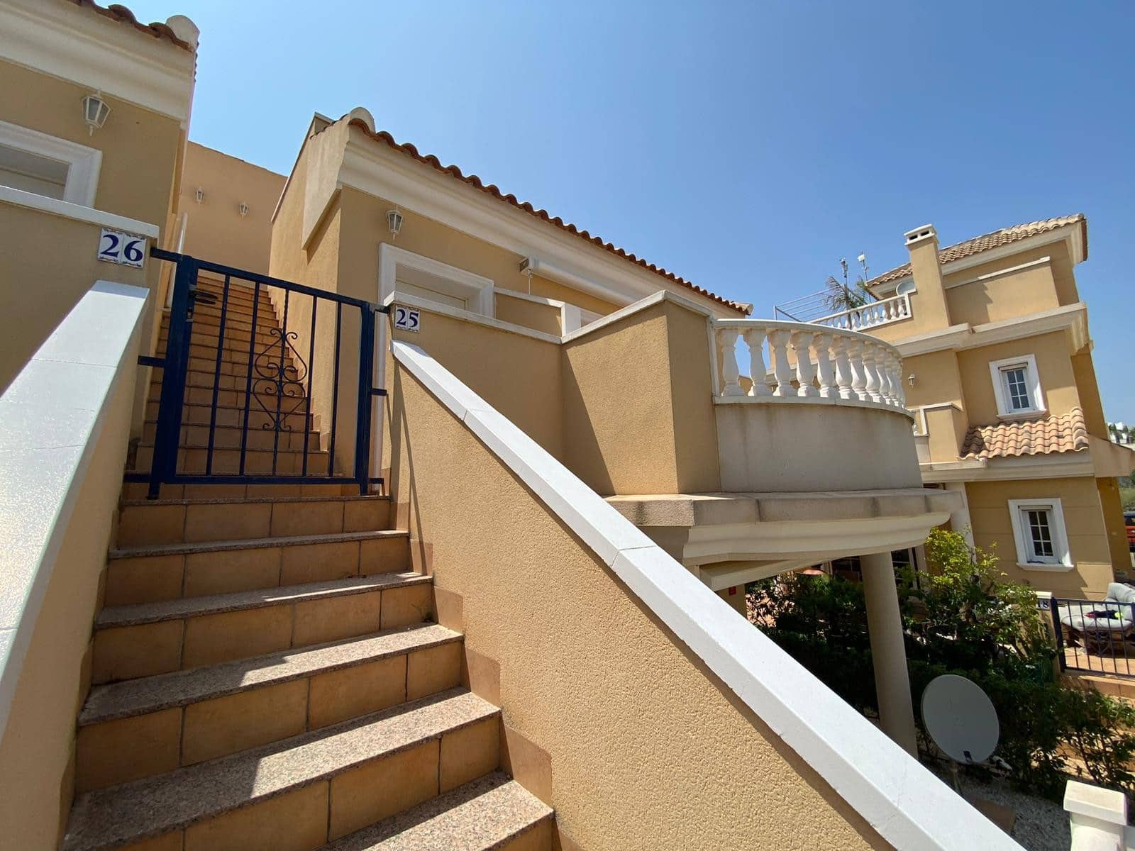 2 slaapkamer Appartement voor vakantieverhuur in La Marina met zwembad garage - € 420 (Ref: 7680949)