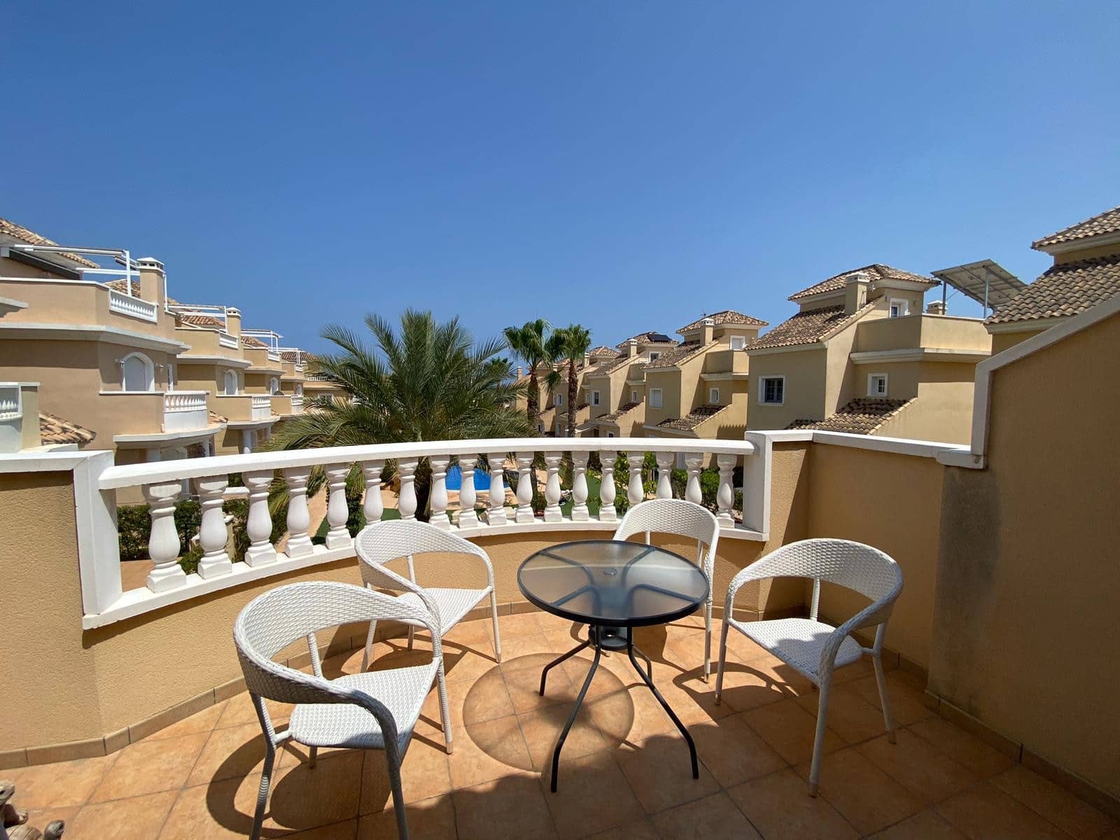 2 slaapkamer Appartement voor vakantieverhuur in La Marina met zwembad garage - € 420 (Ref: 7680949)