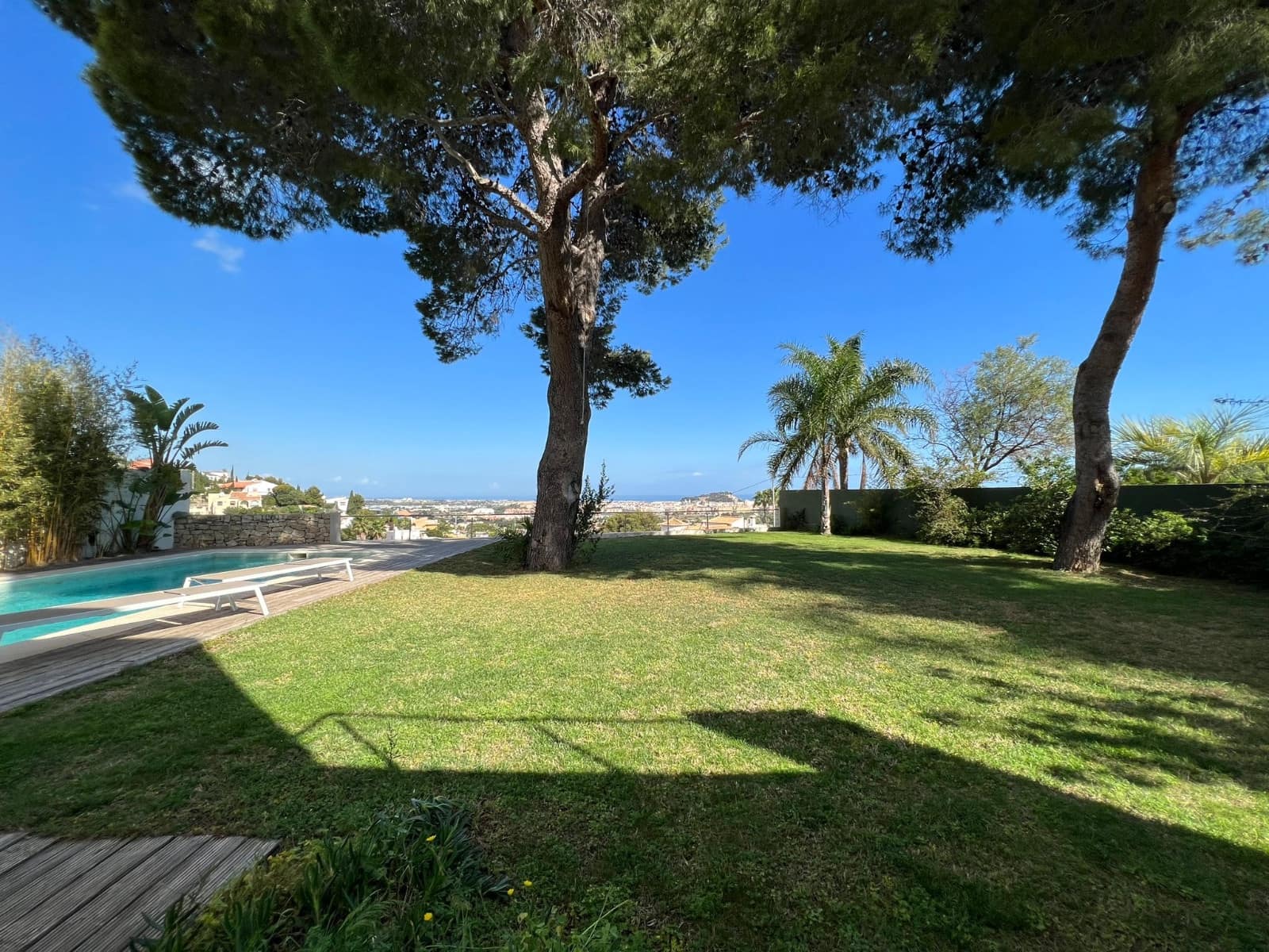 Chalet de 4 habitaciones en Dénia en venta - 895.000 € (Ref: 7701797)