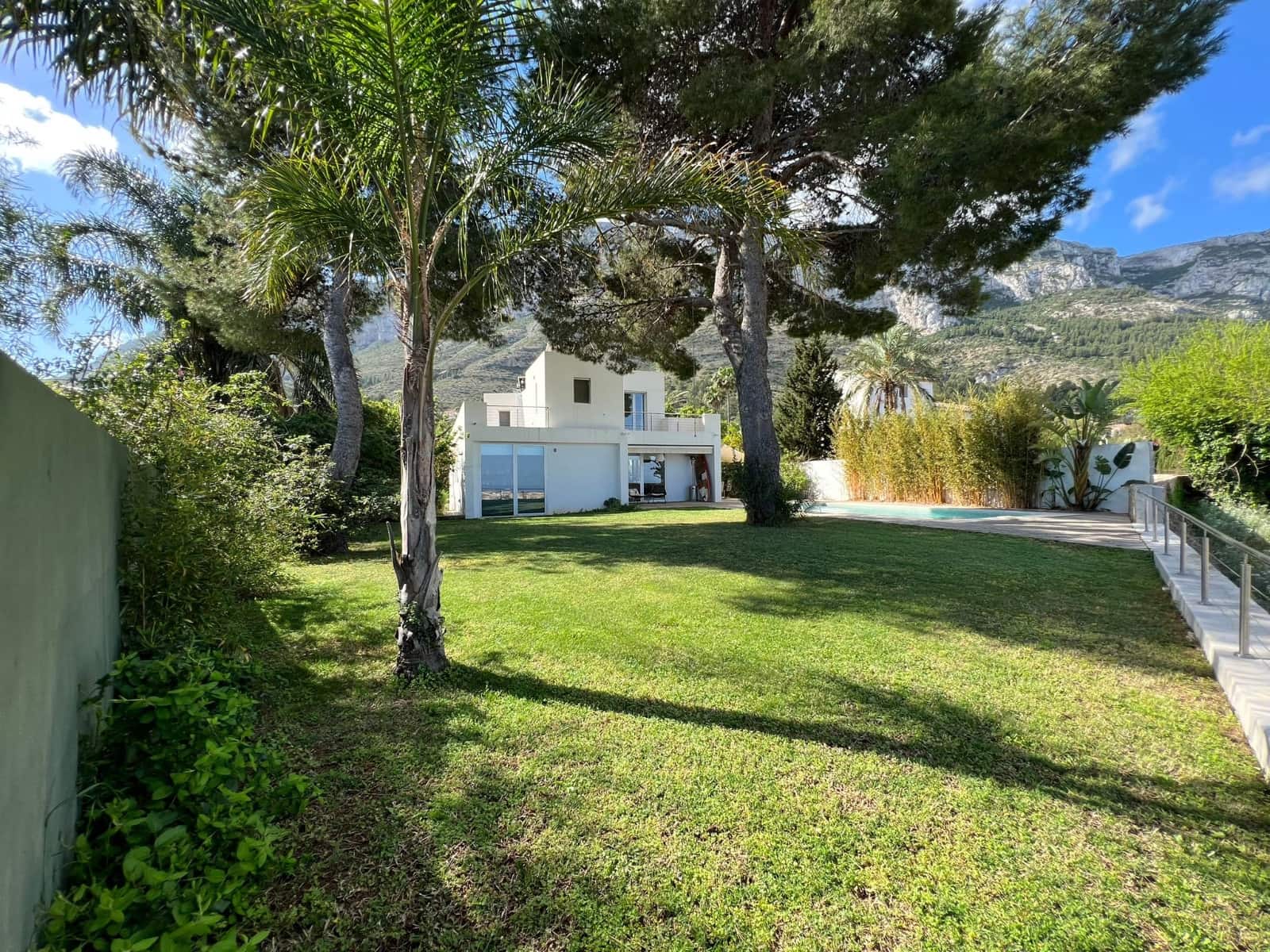 Chalet de 4 habitaciones en Dénia en venta - 895.000 € (Ref: 7701797)