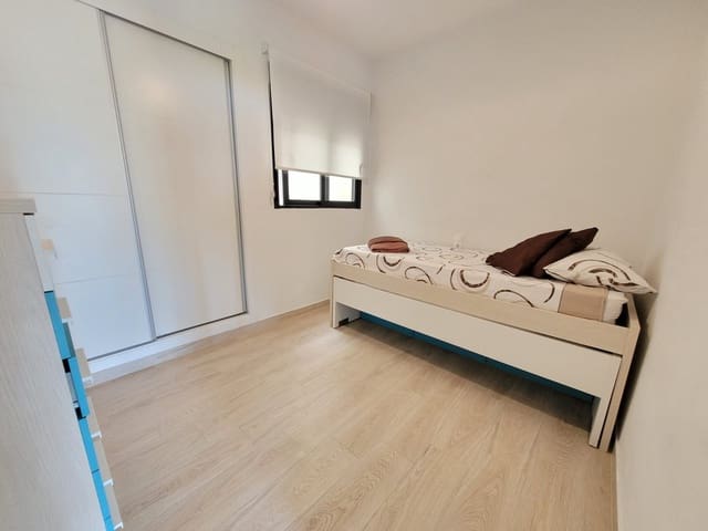   2 soveværelse   ferieLejlighed i La Mata, Torrevieja med   swimmingpool   - € 399 (Ref: 7707665)