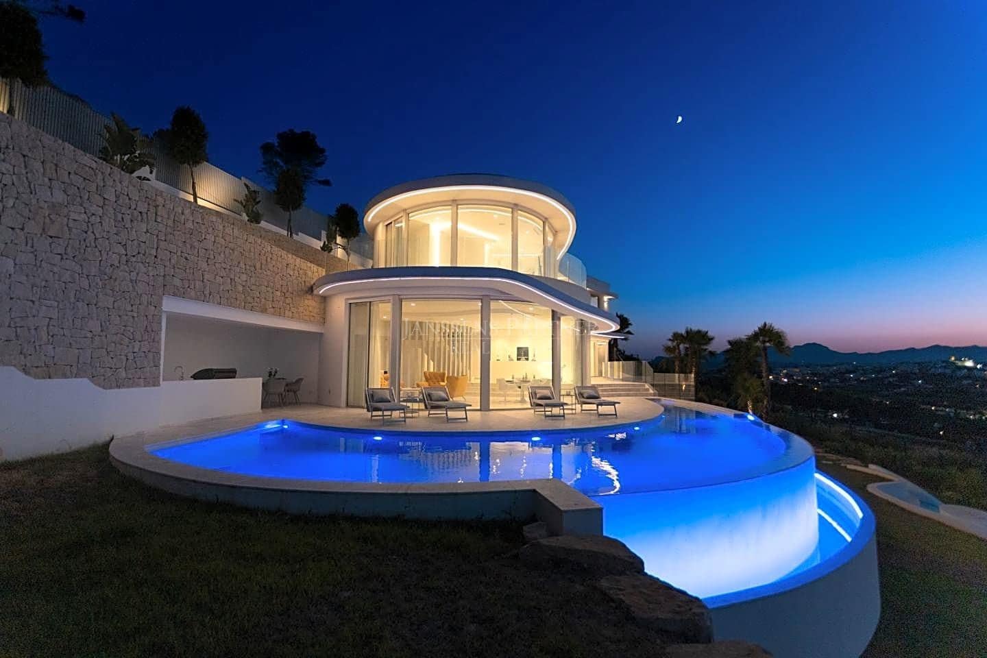 4 soverom Villa til salgs i Javea / Xabia med svømmebasseng - € 2 950 000 (Ref: 7784860)