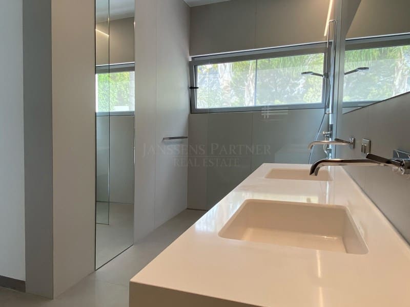 3 bedroom Villa for sale in Calpe / Calp - € 2,980,000 (Ref: 7784881)