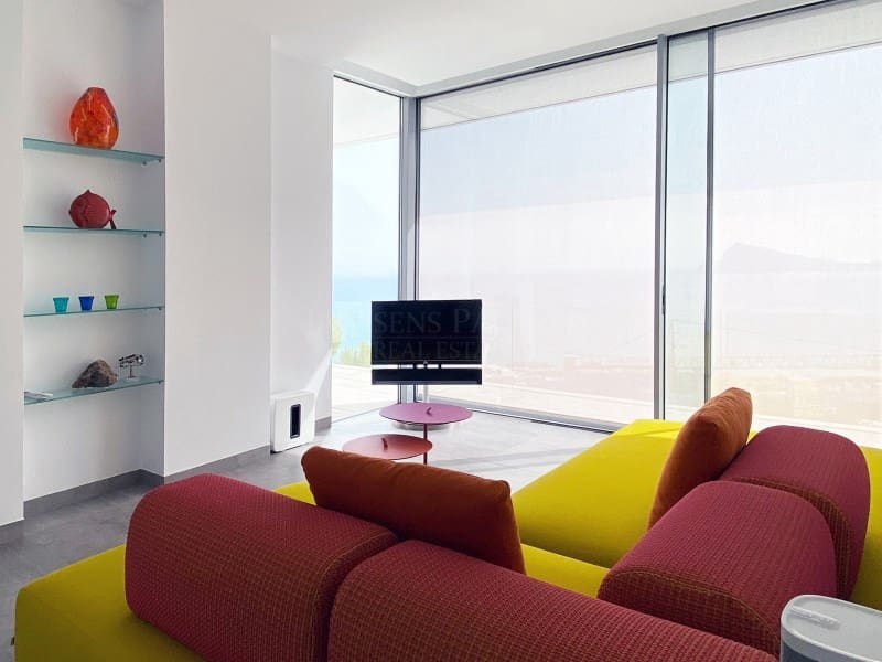 3 bedroom Villa for sale in Calpe / Calp - € 2,980,000 (Ref: 7784881)