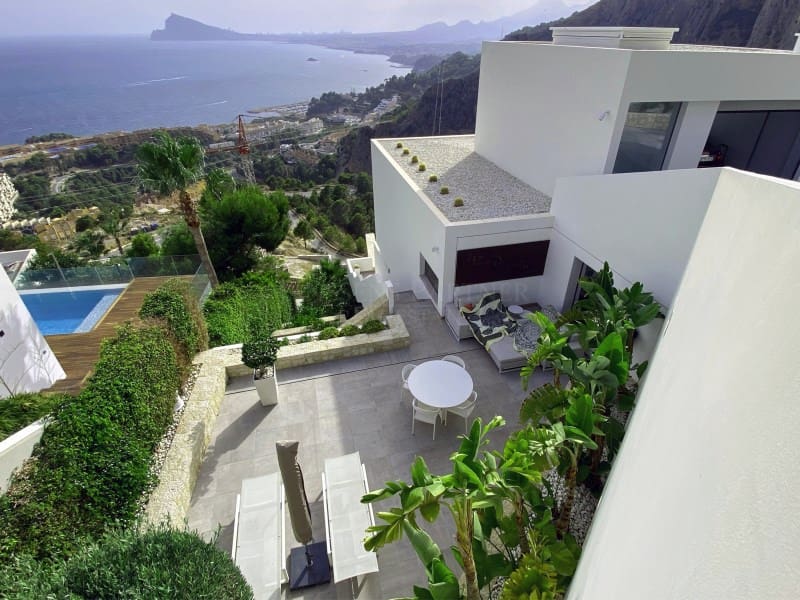 3 bedroom Villa for sale in Calpe / Calp - € 2,980,000 (Ref: 7784881)