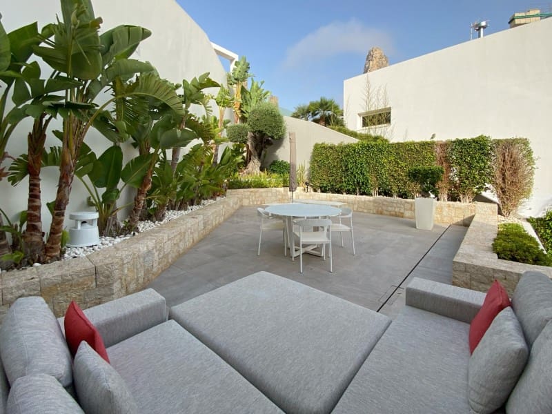 3 bedroom Villa for sale in Calpe / Calp - € 2,980,000 (Ref: 7784881)