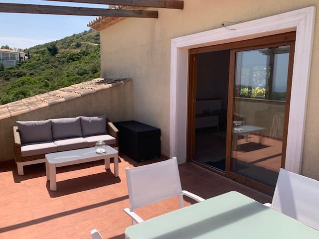   3 soveværelse   ferieLejlighed i Monte Pego, Pego med   swimmingpool  garage  - € 700 (Ref: 7814446)