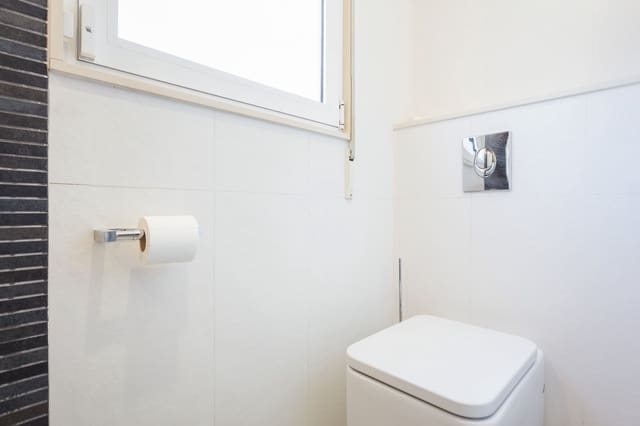 3 quarto Moradia para arrendamento para férias em La Sella com piscina Garagem - 1 400 € (Ref: 7814447)