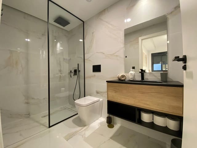 3 camera da letto Appartamento da affitare come casa vacanza in Centro - Muelle Pesquero, Torrevieja con piscina garage - 595 € (Rif: 8057494)