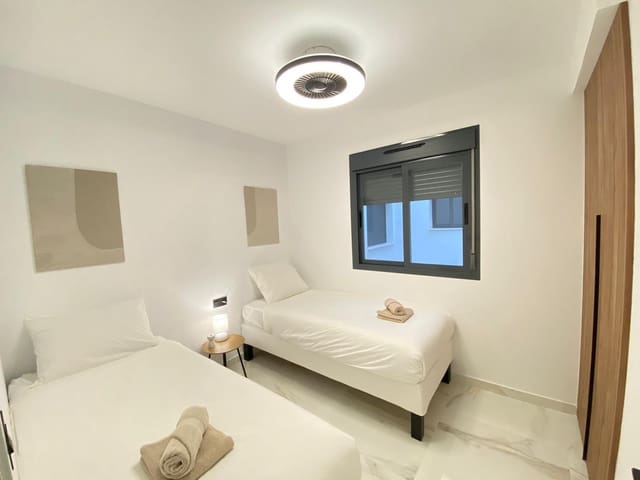 3 camera da letto Appartamento da affitare come casa vacanza in Centro - Muelle Pesquero, Torrevieja con piscina garage - 595 € (Rif: 8057494)