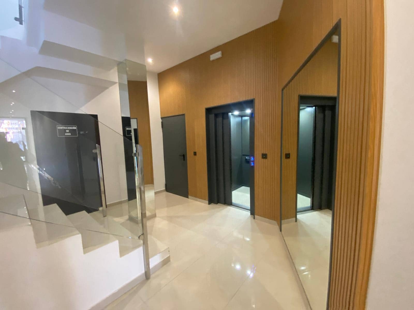 3 sypialnia Apartament na kwatery wakacyjne w Torrevieja z basenem garażem - 595 € (Ref: 8057494)