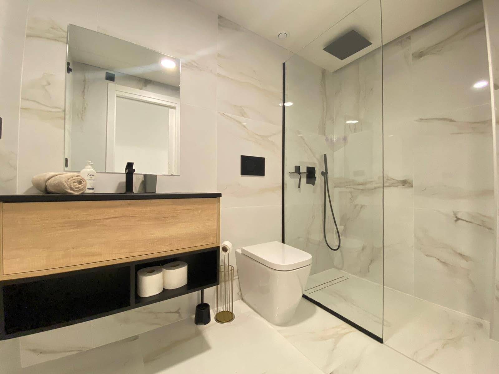 3 sypialnia Apartament na kwatery wakacyjne w Torrevieja z basenem garażem - 595 € (Ref: 8057494)