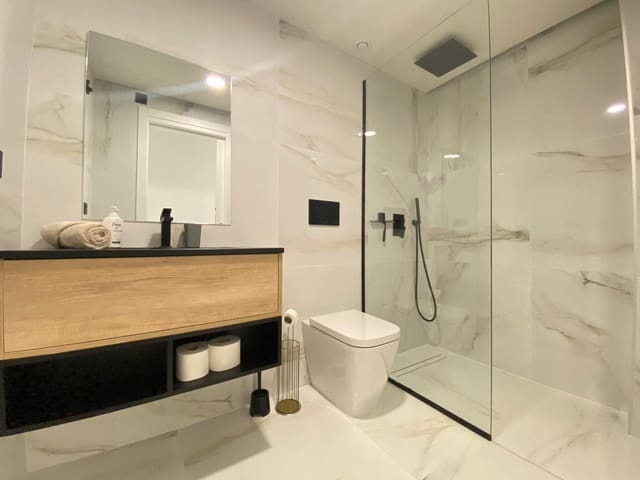 3 camera da letto Appartamento da affitare come casa vacanza in Centro - Muelle Pesquero, Torrevieja con piscina garage - 595 € (Rif: 8057494)