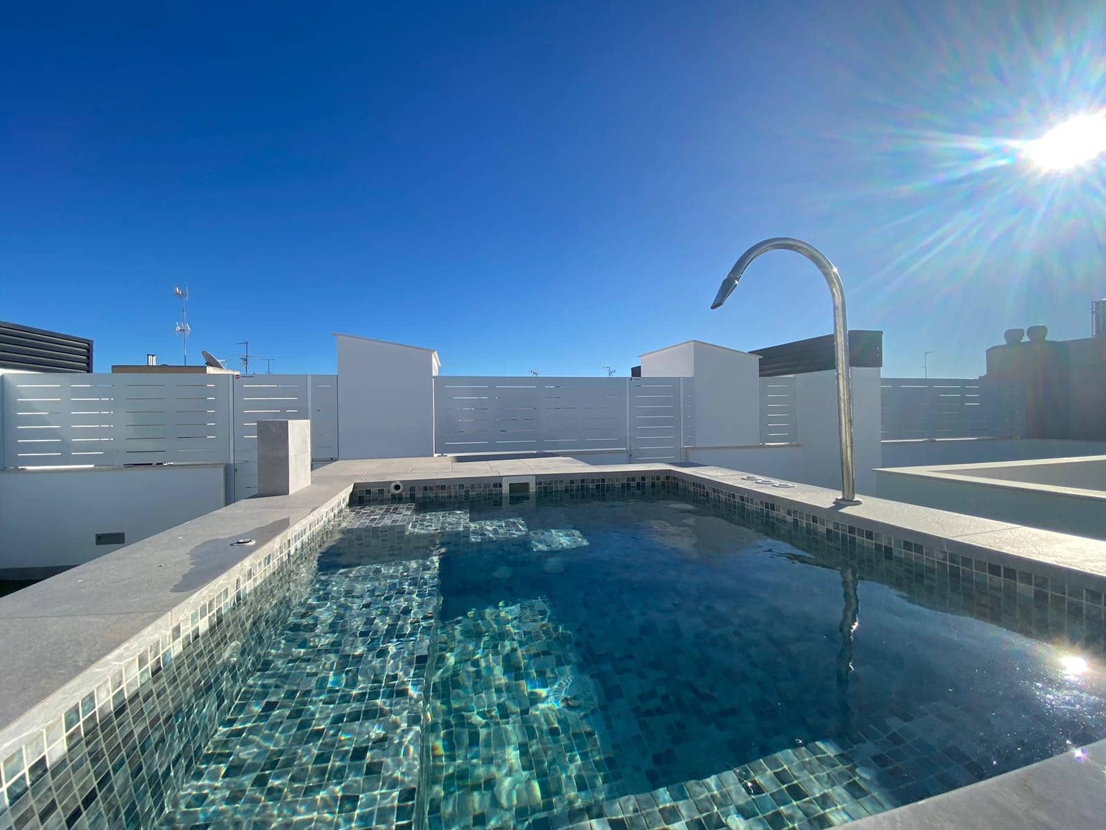 3 sypialnia Apartament na kwatery wakacyjne w Torrevieja z basenem garażem - 595 € (Ref: 8057494)