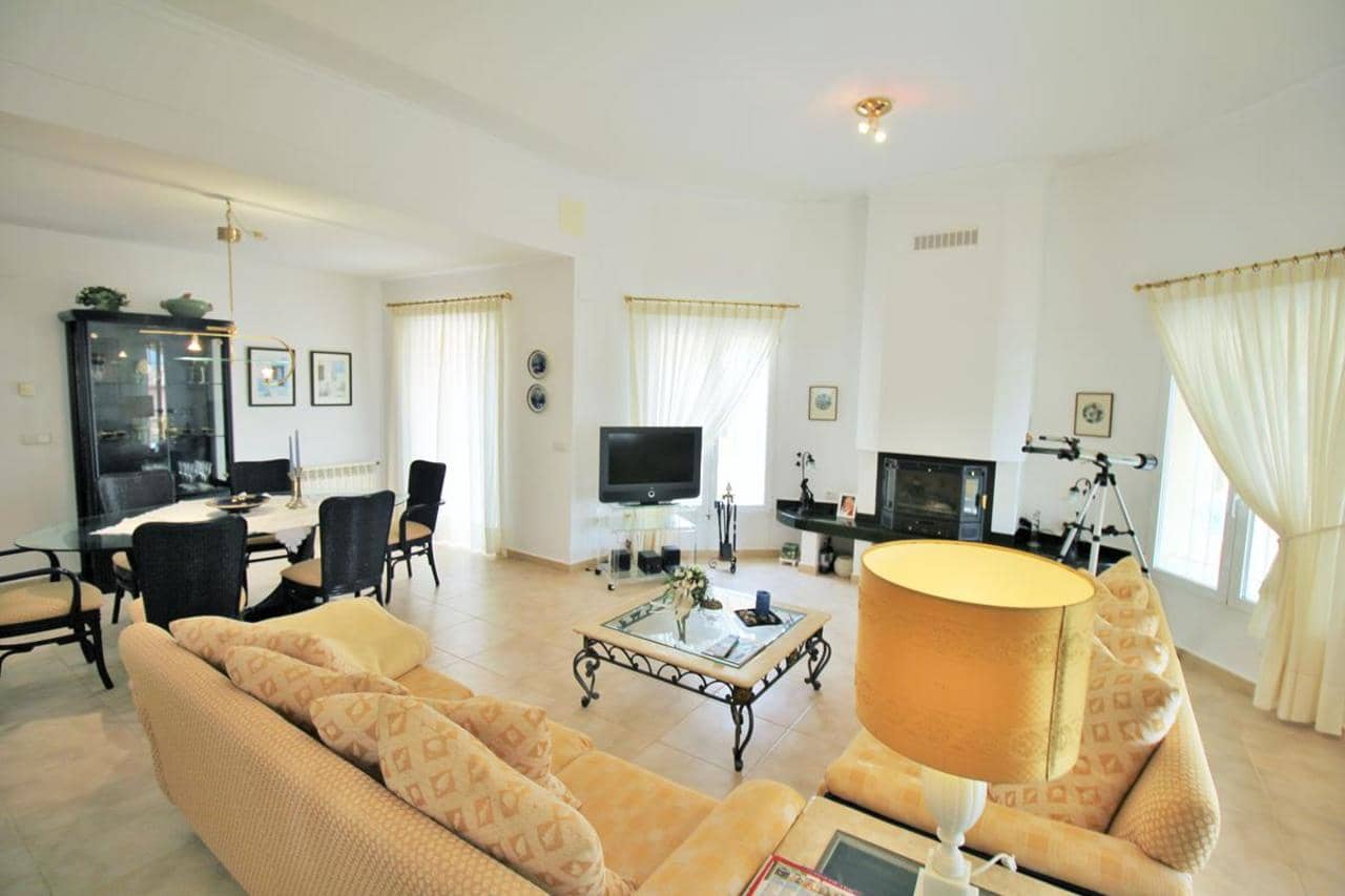 Chalet de 2 habitaciones en Dénia en venta con piscina - 575.000 € (Ref: 8129108)