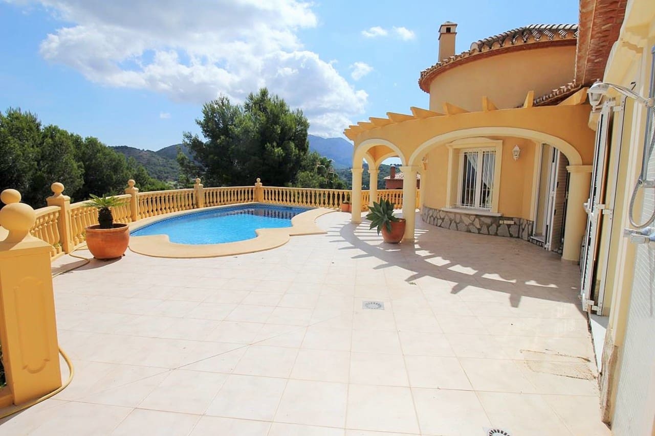 Chalet de 2 habitaciones en Dénia en venta con piscina - 575.000 € (Ref: 8129108)